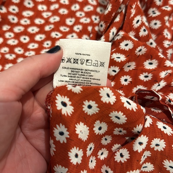 Faithfull the Brand Teguise Red Floral Print Tie-Front Top - Picture 7 of 7